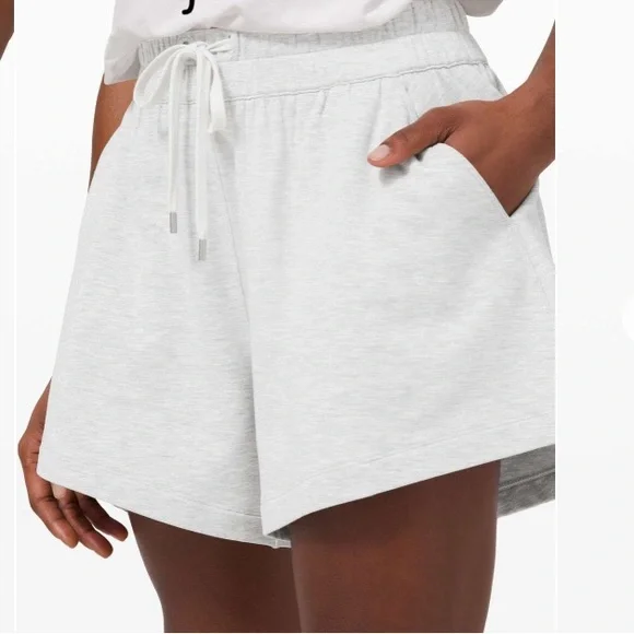 Lululemon Mellow In High Rise Shorts 4.5” - Picture 2 of 8